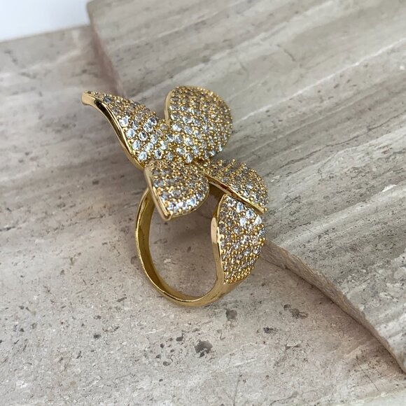 NEW ~ Anthropologie Adina Eden Fancy Flower Petal Gold Ring — Adjustable band - Picture 5 of 16